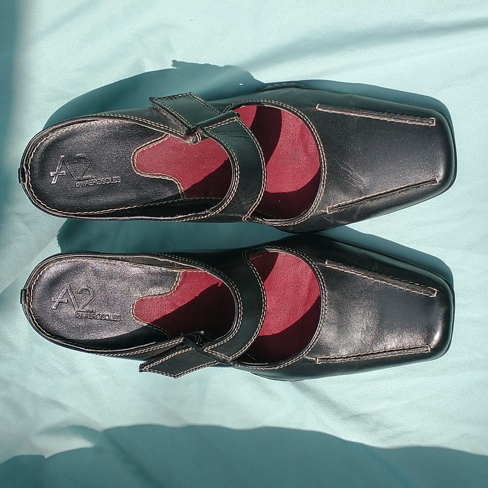 A2 by Aerosols black heels size 8